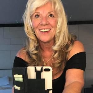 Meet your Posher, Pauline